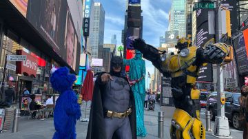 Concejo Municipal busca arrinconar a los muñecos de Times Square tras pandemia del COVID