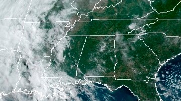 USA9859. MIAMI (FL, EEUU), 20/05/2021.- Fotografía satelital cedida por la Oficina Nacional de Administración Oceánica y Atmosférica (NOAA) a través del Centro Nacional de Huracanes (NHC) de Estados Unidos donde se muestra la situación en El Caribe a las 9:10 hora local (13.10 GMT) de hoy jueves 20 de mayo. El NHC elevó este jueves a un 70 % las probabilidades de que un sistema de baja presión no tropical situado al este de Bermudas se transforme en 48 horas en la primera tormenta del año en el Atlántico. EFE/NOAA-NHC /SOLO USO EDITORIAL /NO VENTAS