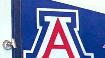 Juliana Urtubey celebra sus dos premios.