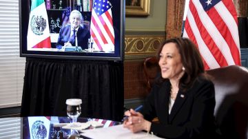 US Vice President Kamala Harris speaks during a virtual bilateral meeting with Mexican President Andres Manuel Lopez Obrador, in the Vice President's Ceremonial Office in the Eisenhower Executive Office Building on the White House campus in Washington, DC, USA, 07 May 2021. (Estados Unidos) EFE/EPA/OLIVER CONTRERAS / POOL