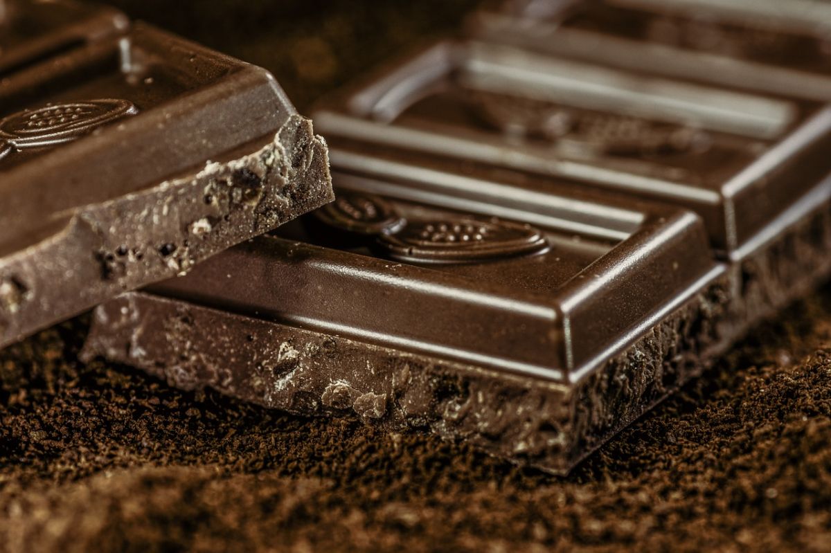 El cacao es rico en flavonoides que pueden ayudar a relajar los vasos sanguíneos.