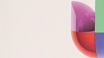 Chiquis RIvera y Emilio Sánchez se besan y la foto se hace viral.