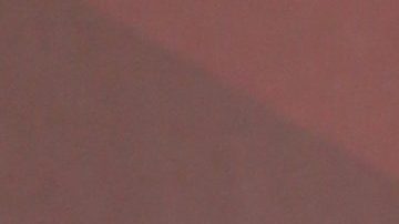 Chiquis Rivera se bajó el pantalón y se subió la camisa para mostrar su cinturita de abeja.