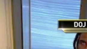 Mostrando billetes en las redes sociales.