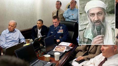 El presidente Biden (izquierda) recordó el día del operativo contra bin Laden, liderado por el presidente Obama (segundo izquierda).