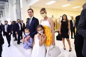 Ivanka Trump golpea a su hijo... por accidente