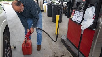 La gasolina se dispara hasta en $3 dólares después del ciberataque al oleoducto operado por Colonial Pipeline-GettyImages-1232831126.jpeg