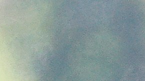 Medina Spirit (der.), montado por John Velázquez, cruza la meta en el 147 Kentucky Derby.