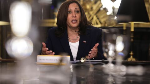 La vicepresidenta Kamala Harris está a cargo del plan sobre Centroamérica.