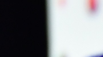 Chiquis Rivera al micrófono y junto a ella su tía Rosie.