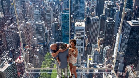 Ascent, elevador transparente en NYC.