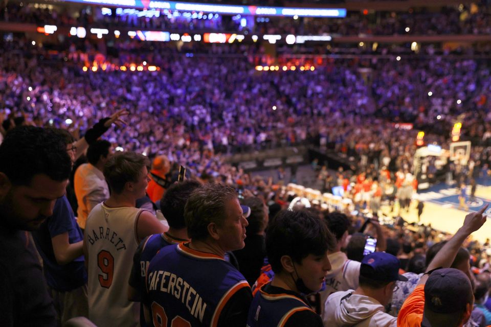 Sanción ejemplar: fanático fue vetado indefinidamente del Madison Square Garden por escupirle a