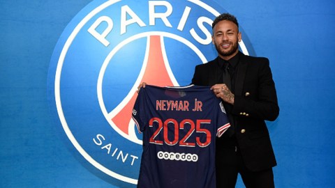 Ney sorprendió a todos con su firma y pudiera tener nuevos compañeros.