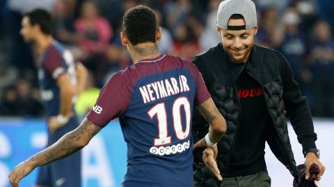 Neymar juega baloncesto en un entrenamiento