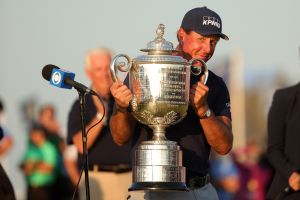 Leyenda del golf: Phil Mickelson se convirtió en el golfista más viejo en ganar un torneo grande