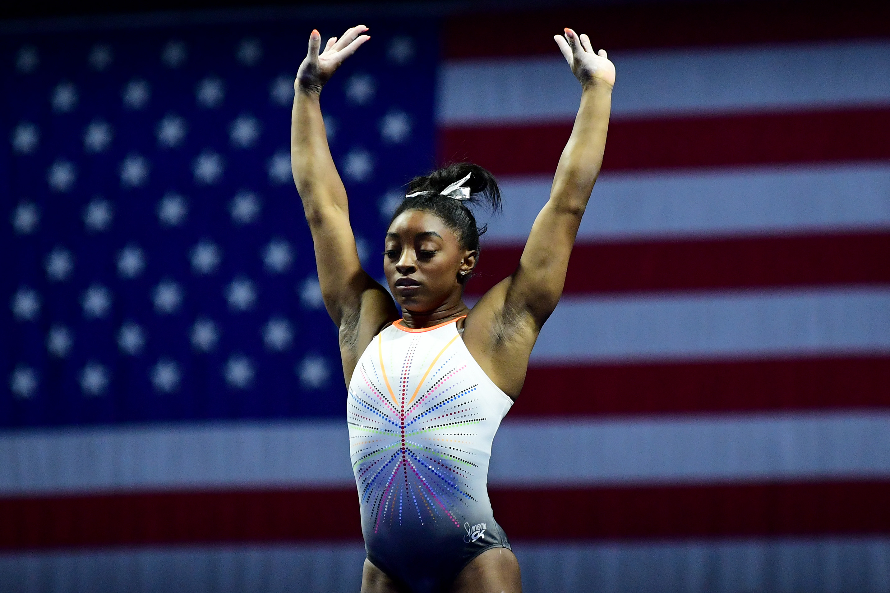 Video: La Increíble Simone Biles Logró Un Movimiento Por Primera Vez En ...