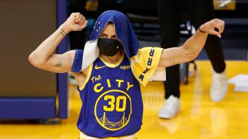 Stephen Curry apunta a los Lakers