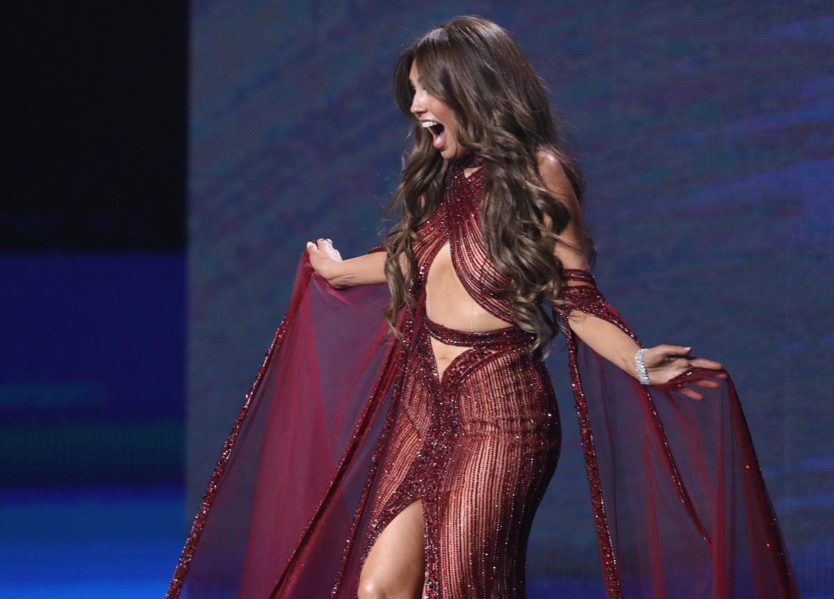 Thalía claro que no llevaba puesta ropa interior en el concierto “Ellas y su Música” - El Diario NY