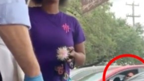 VIDEO: Mexicano hace enfurecer a Karen en Taco Bell y todo se vuelve un caos