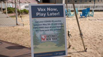 Los sitios de vacunación en los parques, como este en Jones Beach, funcionarán desde el 24 de mayo hasta el 31.