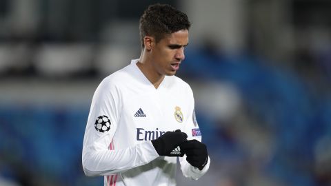 Varane se vuelve a lesionar