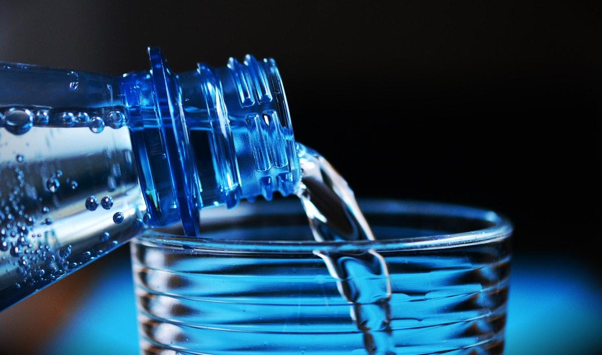 Fahrenheit Ataque de nervios solidaridad En realidad es mejor beber agua alcalina que agua corriente? - El Diario NY