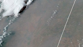 USA9870. MIAMI (ESTADOS UNIDOS), 20/05/2021.- Fotografía del 26 de agosto de 2020 cedida hoy por la Administración Nacional de Océanos y Atmósfera de EEUU (NOAA) donde se muestra una imagen satelital del huracán Laura mientras se acercaba a tocar tierra en Luisiana. La temporada ciclónica en el Atlántico, que comienza el próximo 1 de junio, será menos intensa que la de 2020, pero más activa de lo normal con la formación de entre 6 y 10 huracanes, según el pronóstico anual difundido este jueves por la NOAA. EFE/NOAA /SOLO USO EDITORIAL /SOLO DISPONIBLE PARA ILUSTRAR LA NOTICIA QUE ACOMPAÑA (CRÉDITO OBLIGATORIO)