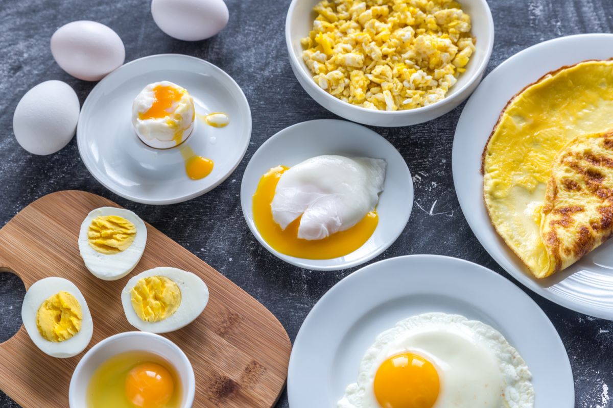 Tomar la decisión de eliminar los huevos de la dieta puede traer algunas consecuencias. Recuerda son una fuente importante de nutrientes y proteínas de alto valor biológico.