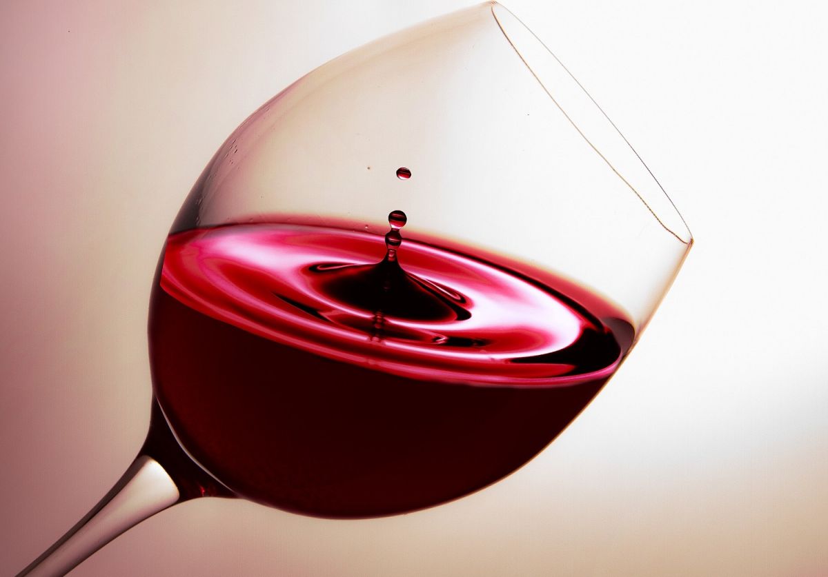 Ninguna bebida, ni el vino tinto, demostró tener un efecto protector en el cerebro.