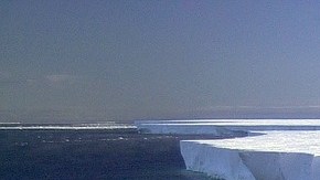 Se desprendió un iceberg en la Antártida.