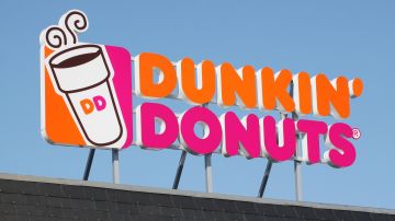 Muere anciano que golpearon en Dunkin' Donuts en Tampa