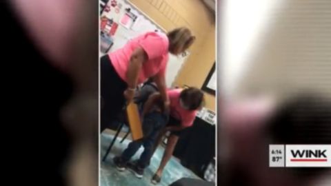 Golpean a niña en Florida.