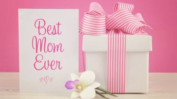 Happy,Mothers,Day,Pink,And,White,Gift,With,Best,Mom