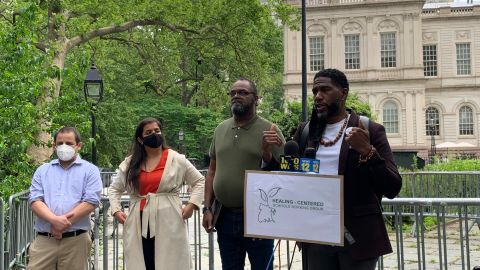 Junto al Defensor del Pueblo, Jumaane Williams, lanzan grupo de trabajo para promover estrategias contra el trauma en escuelas de Nueva York