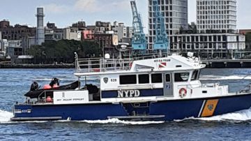 NYPD en East River/Archivo.