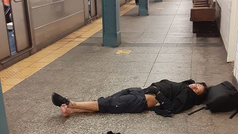 Metro de NYC, reflejo del deterioro de la ciudad.