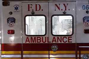 Dos niños se acuchillaron entre sí a plena luz al pelear en Nueva York; joven adulto murió en racha de violencia con armas blancas
