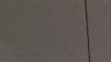 Gabriela Muñoz, madre ecuatoriana de 31 años, poniendose la segunda dosis de la vacuna