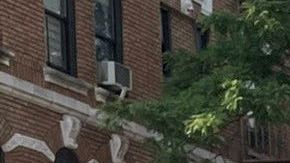 Antonio Reynoso votó el martes acompañado de su padre dominicano.