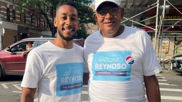 Antonio Reynoso votó el martes acompañado de su padre dominicano.