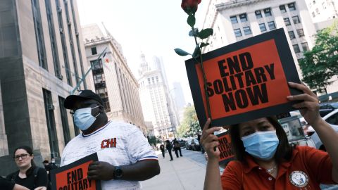 Los defensores de la población penitenciarias tienen un balance: a pesar de la ley estatal que prohíbe estos castigos se siguen aplicando en la Gran Manzana. (Foto: AFP-Getty Images)