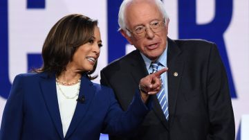 Kamala Harris y Bernie Sanders