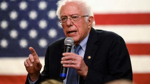 El plan presupuestal del senador Bernie Sanders abre la puerta a una reforma migratoria.