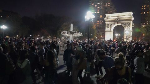 Las fiestas en Washington Square Park han dejado heridos.