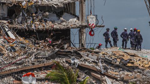 Los cuerpos de rescate siguen con la búsqueda de sobrevivientes.