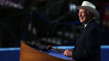 Quién es Ken Salazar: el “vaquero” que nominó Biden como embajador en México