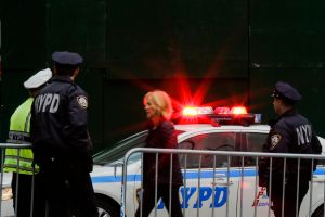 Violencia sin tregua: joven latino de 20 años murió baleado en pasillo residencial en El Bronx, Nueva York