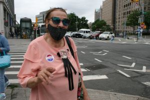Electores de vecindarios de NYC de mayoría hispana: "¡El voto es complicado pero hay que informarse!"