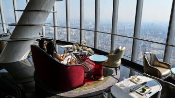 El hotel se encuentra en los últimos pisos del rascacielos más alto de toda China.