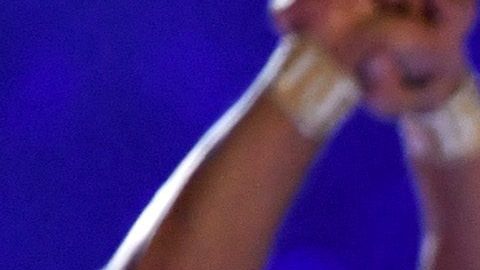 J Balvin publica foto donde claramente le está tocando el trasero a Jennifer Lopez.